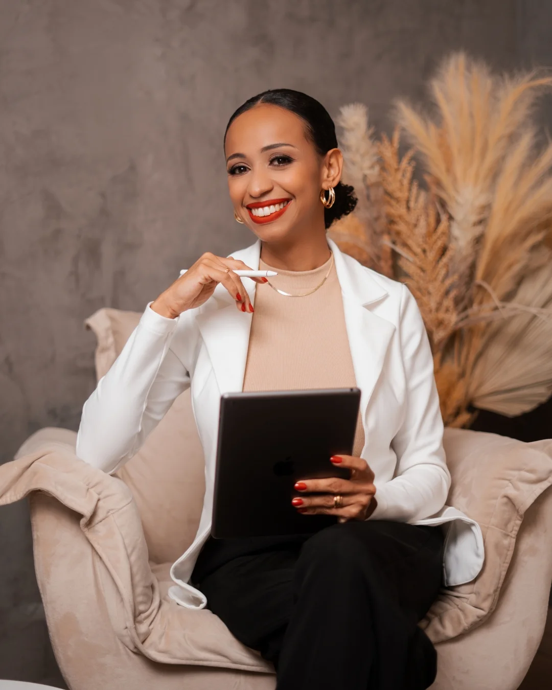 Dra. Nathalia Cavichiolli - Criadora do Método V.O.E.